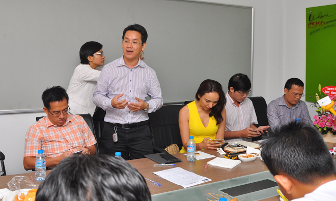 <p class="Normal"> Anh Đào Hiếu Dân, Giám đốc Kinh doanh khối Giải pháp của IBM, Hội viên của Câu lạc bộ CSMO Việt Nam, chia sẻ những trải nghiệm của bản thân khi tư vấn cho các khách hàng doanh nghiệp.</p>