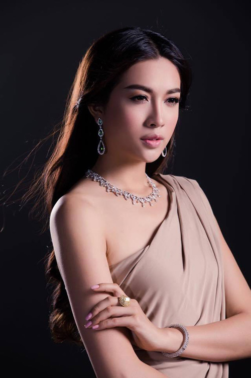 <p> Trước khi đến với Hoa hậu Hoàn vũ Việt Nam 2015, Đặng Thị Lệ Hằng từng tham gia cuộc thi Hoa hậu Việt Nam 2012. </p>