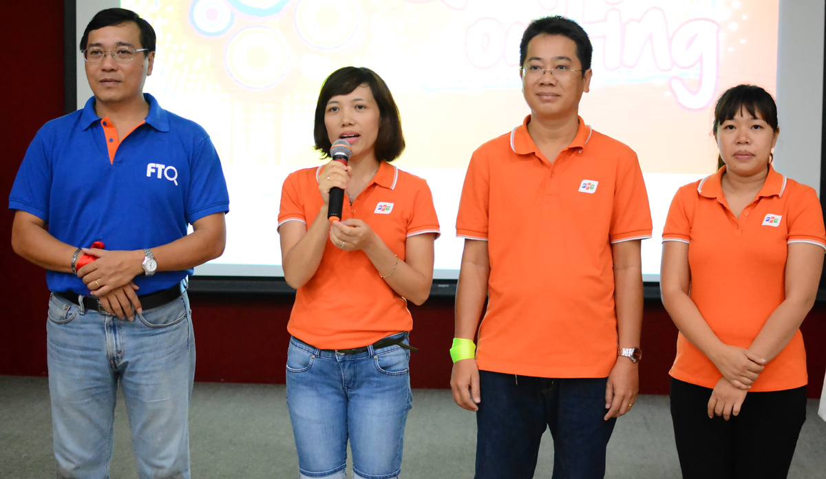 <p> Trưởng Ban FQA Nguyễn Thị Kim Phương (thứ hai từ trái qua) cho biết, đơn vị sẽ cố gắng duy trì hoạt động Quality Day hằng nằm nhằm tạo sân chơi giao lưu, gặp gỡ cho các CBNV QA cũng như vinh danh những cá nhân xuất sắc và có nhiều đóng góp.</p>