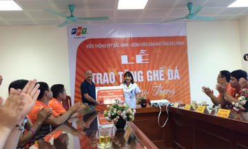 FPT Telecom tặng ghế đá cho Bệnh viện Sản - Nhi Bắc Ninh