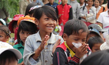 Người FPT Đà Nẵng mang Trung thu đến trẻ nghèo vùng núi