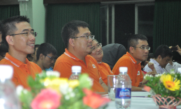 FPT CEO Talk số 11 được tổ chức tại Đại học Bách khoa, nhân kỷ niệm 20 năm thành lập khoa CNTT, nay là Viện Công nghệ Thông tin và Truyền thông (CNTT&TT) của trường. Đây là chương trình CEO Talk đầu tiên hội tụ nhiều lãnh đạo FPT tham gia nhất từ trước tới nay. Theo đó (từ trái sang), TGĐ FPT Software Hoàng Việt Anh là MC cho chương trình, TGĐ FPT Bùi Quang Ngọc, Phó TGĐ FPT Dương Dũng Triều và Chủ tịch FPT Software Hoàng Nam Tiến là diễn giả. Cả 4 diễn giả lần này đều là những cựu sinh viên và giảng viên của trường.