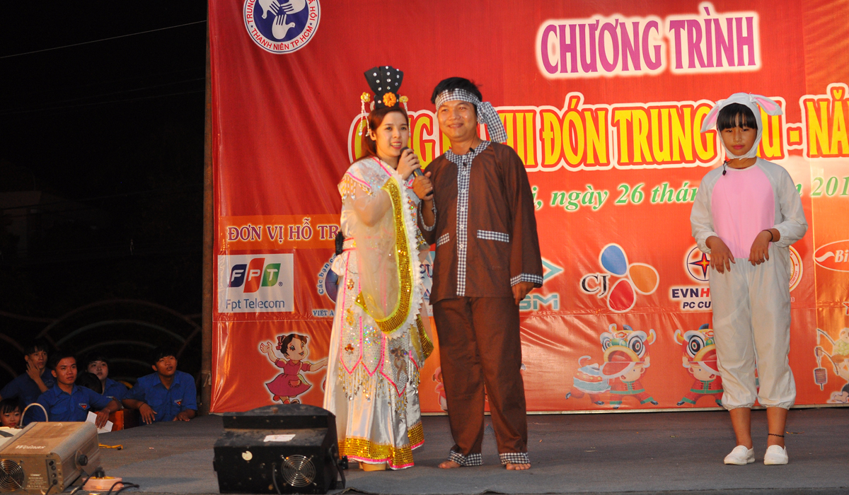 <p> FPT Telecom Củ Chi đóng góp cho chương trình bộ ba: Chị Hằng, Thỏ Ngọc và Tiên nữ.</p>