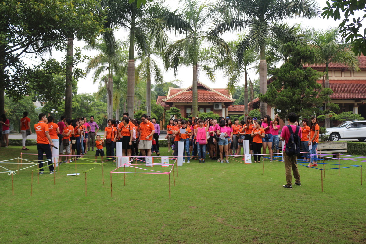<p> Ngày 3/10, hơn 100 cán bộ nhân sự FPT đã có mặt tại Hoàng Long Resort, Thạch Thất, Hà Nội, để tham gia hoạt động teambuilding thường niên.</p>