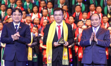 FPT lần thứ 4 liên tiếp được vinh danh Top 10 Sao Vàng Đất Việt