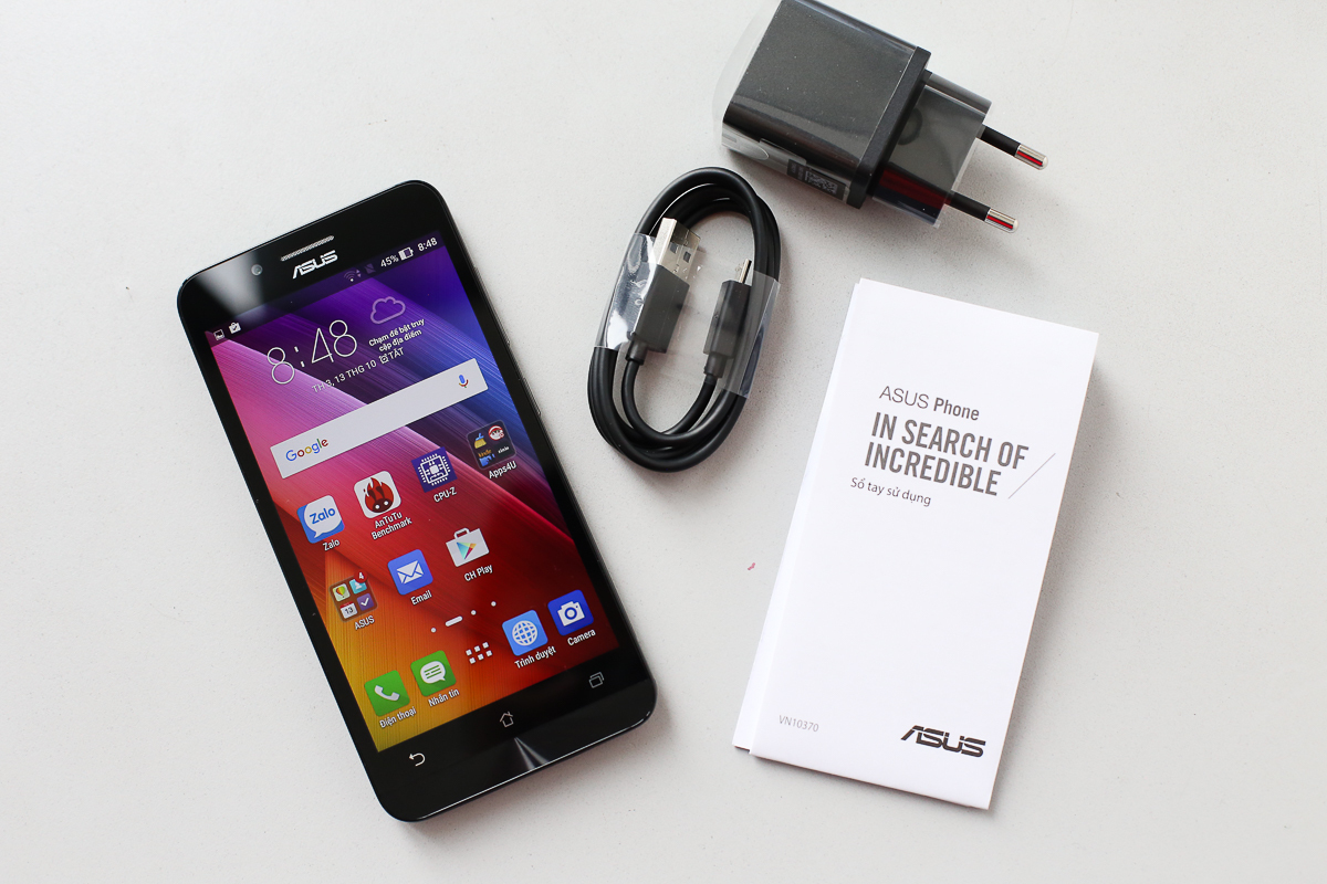 <p style="text-align:justify;"> Sau Zenfone Selfie và Zenfone 2 Laser 5.0, Asus tiếp tục ra mắt thêm một smartphone Android 2 SIM mới tại thị trường Việt Nam. Sản phẩm chính hãng có hai màu đen và trắng, phụ kiện đi kèm chỉ có sách hướng dẫn, cục sạc kiêm cáp USB.</p>