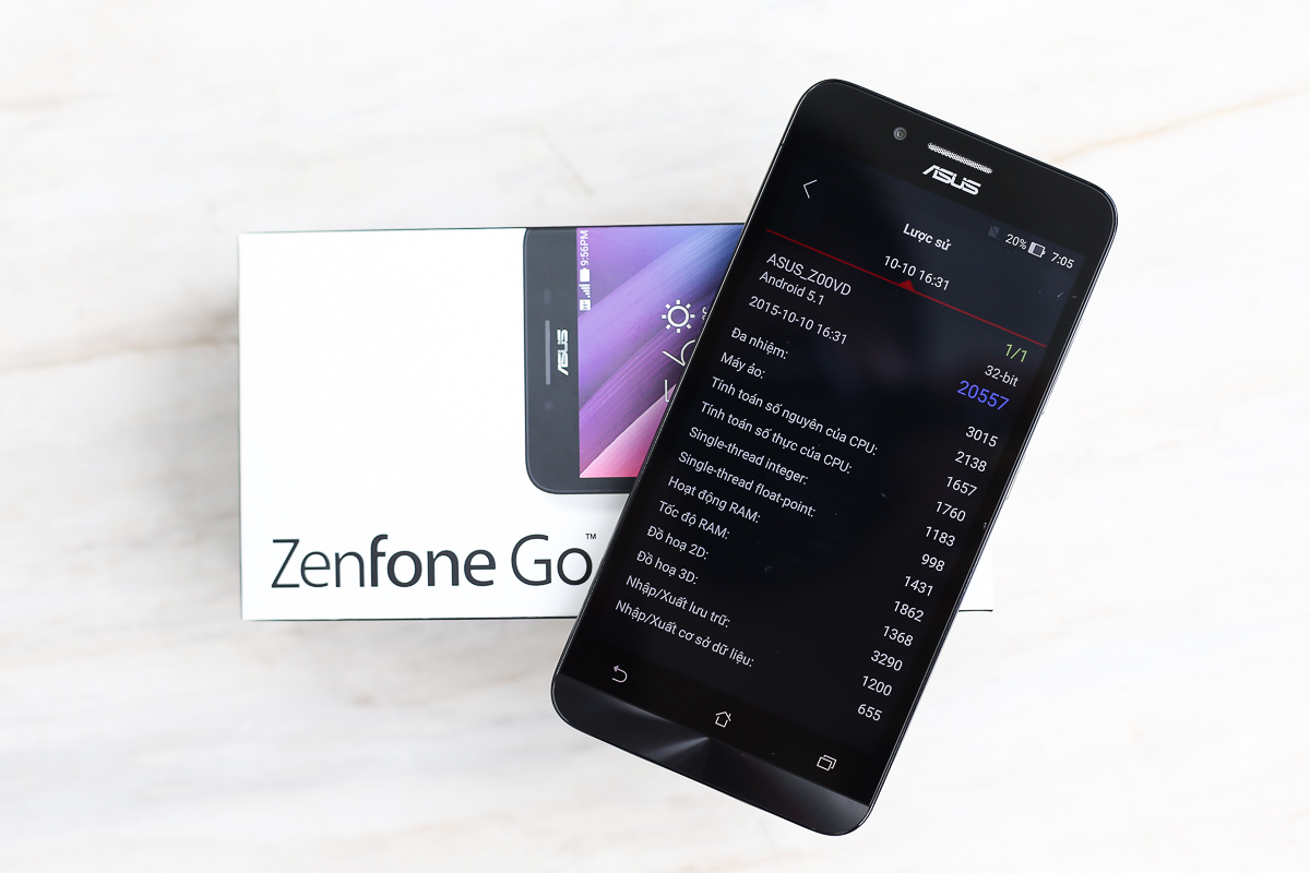 <p> Zenfone Go là model đầu tiên của Asus trang bị chip xử lý MediaTek MT6580 tốc độ 1,3 GHz, phát triển trên kiến trúc Cortex A7 có điểm hiệu năng tốt và tiết kiệm pin. Model này sử dụng RAM 2 GB, dung lượng bộ nhớ trong 16 GB.</p>