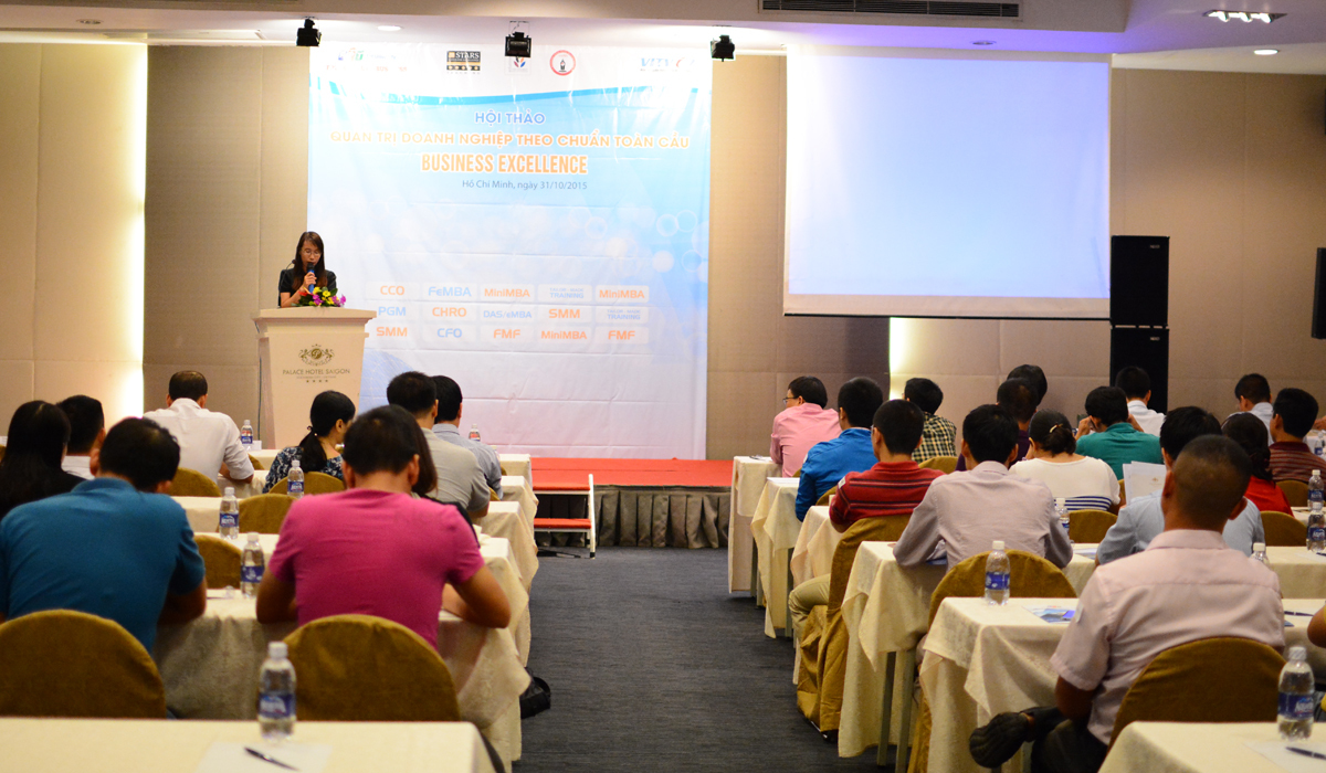 <p> Ngày 31/10, Viện Quản trị Kinh doanh FPT (FSB thuộc ĐH FPT) đã tổ chức buổi hội thảo “Quản trị doanh nghiệp theo chuẩn toàn cầu” tại Hà Nội và TP HCM, thu hút hơn 120 doanh nghiệp vừa và nhỏ tham gia "khám sức khỏe" miễn phí.  </p>