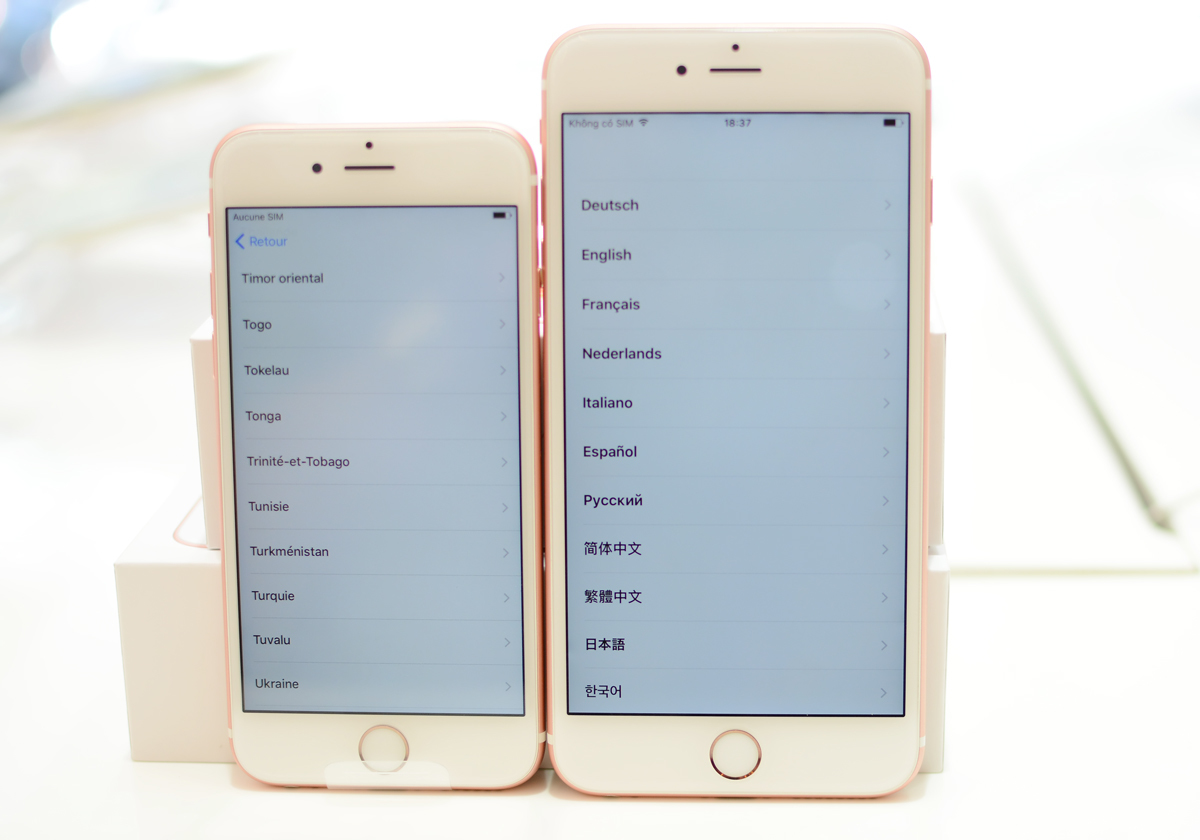 <p> iPhone 6s (bên trái) sở hữu màn hình 4,7 inch độ phân giải 1334 x 750 pixel. Trong khi 6s Plus trang bị màn hình 5,5 inch độ phân giải 1.920x1.080 pixel.</p>
