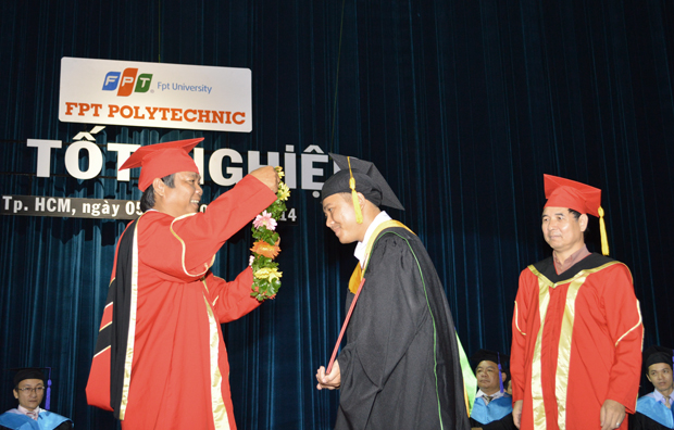 Bắt đầu từ năm học 2015-2016, sinh viên đã hoặc sắp tốt nghiệp FPT Polytechnic có thể liên thông lên hệ đại học chính quy của ĐH FPT.