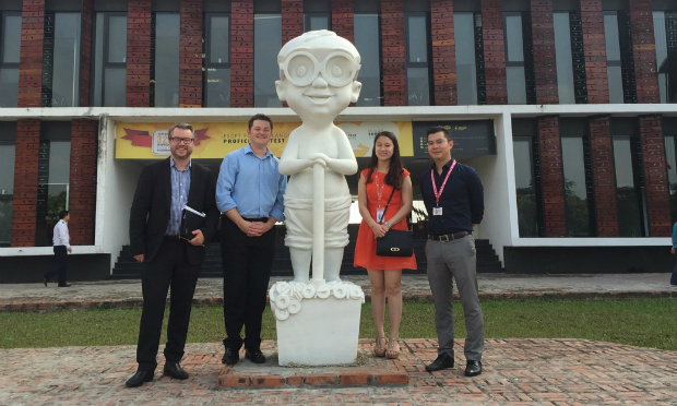 CEO cùng Giám đốc phát triển của Comunet đã đến F-Ville để tham quan, một lần nữa đánh giá năng lực, khả năng mở rộng phát triển, và cơ sở vật chất của FPT Software