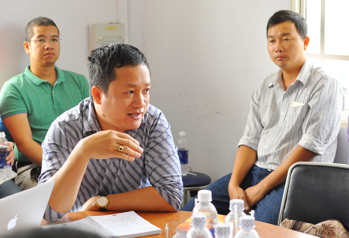 <p> Chia sẻ với các quản lý của FPT Telecom Đồng Nai, anh Nguyễn Phú An, <a href="http://chungta.vn/tin-tuc/kinh-doanh/fpt-telecom-bo-nhiem-giam-doc-chien-luoc-va-ke-hoach-43165.html">GĐ Chiến lược</a> và Quy hoạch, cho rằng đơn vị làm dịch vụ cần xác định thế mạnh. "Chúng ta xây dựng thương hiệu bằng các câu chuyện cụ thể với khách hàng như chăm sóc chủ động, xử lý nhanh, cơ chế linh hoạt...", anh An gợi ý.</p>
