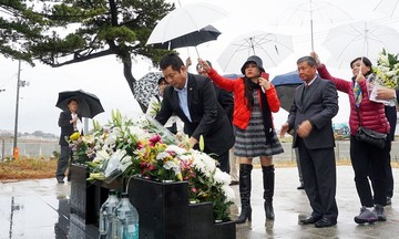 Chủ tịch FPT thăm nơi diễn ra thảm họa sóng thần tại Nhật Bản