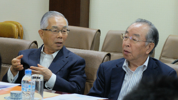Bác Ogawa Takeo đồng hành với Thành viên HĐQT FPT Hamaguchi trong chuyến thăm FPT năm 2014.