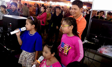 Truyền hình FPT thu hút hàng trăm khách hàng ở hội chợ Bình Định