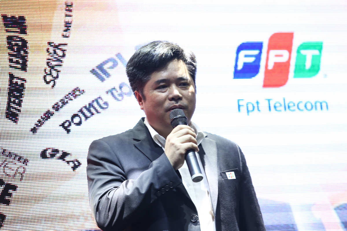 <p> Theo anh Hồ Việt Dũng, phụ trách mảng Managed Service (Quản trị dịch vụ) của Cisco Việt Nam, năm 2015 FTI đã đạt hai cột mốc ấn tượng là: giành Chứng chỉ Top Premier Partner FY15 và đặc biệt là chứng chỉ Top Managed Service Partner FY15 của Cisco. </p>