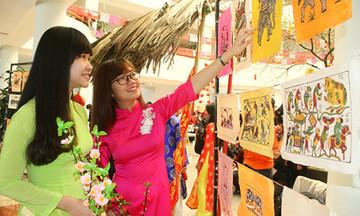 Ghé thăm chợ Tết "made by" học sinh, sinh viên
