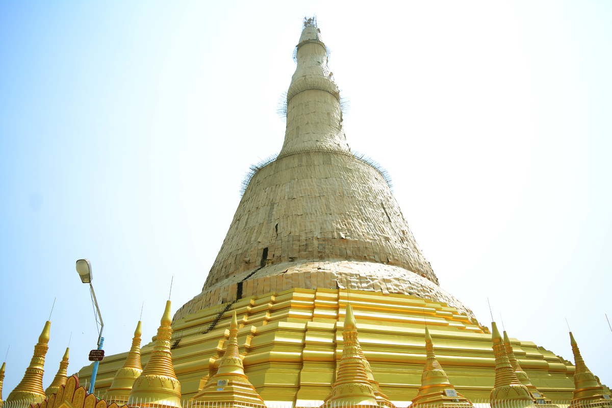 <p> Như nhiều ngôi chùa khác trên đất nước Myanmar, Shwe Maw Daw đang được trùng tu nhằm bảo tồn cũng như thu hút du khách.</p>