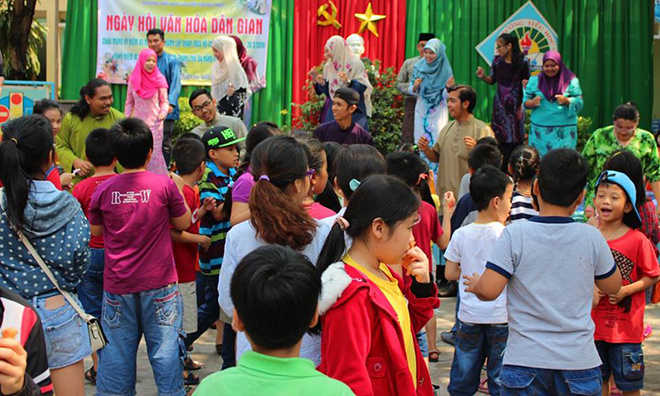 <p style="text-align:justify;"> Chương trình của trường Tiểu học Nguyễn Trung Trực thu hút hơn 600 học sinh, phụ huynh và khách mời trên địa bàn TP Đà Nẵng tham gia. </p>