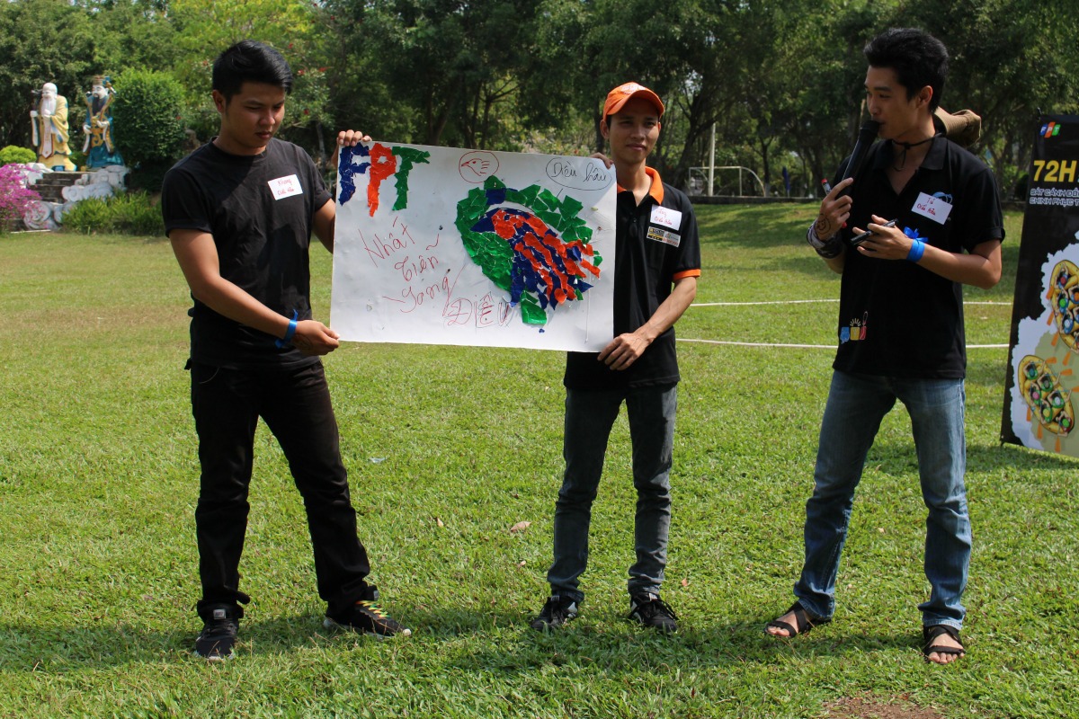 <p style="text-align:justify;"> Các thành viên tham gia "72h trải nghiệm" thường được chia 5 đội tượng trưng cho 5 loài chim khác nhau. Ở thử thách "thi chim" đầu tiên, các đội phải tự khảm nên bức tranh về linh vật của đội mình. Chú Diều hâu có slogan “Nhất tiễn song điêu” tượng trưng cho tinh thần dẫn đầu của người FPT. “Chúng tôi sẽ là những chú chim mở đường rẽ hướng cho các loài chim còn lại vì trách nhiệm của Diều hâu luôn luôn là người dẫn đường”, Chu Thanh Tú, đại diện cho đội, trình bày. </p>