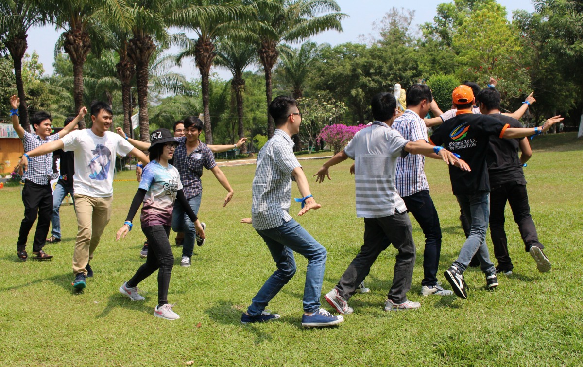 <p> Các chú chim Diều hâu tung cánh bay với điểm nhấn là chú chim cái duy nhất.</p>