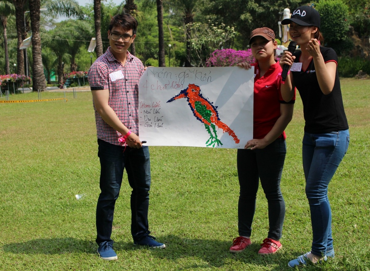 <p style="text-align:justify;"> Với Gõ kiến, họ mang đến hội thi "Bốn chữ lắm" là ham lắm, máu lắm, vui lắm và giỏi lắm. Đây là đội được đánh giá có hình ảnh và cách trình bày thuyết phục nhất. </p>