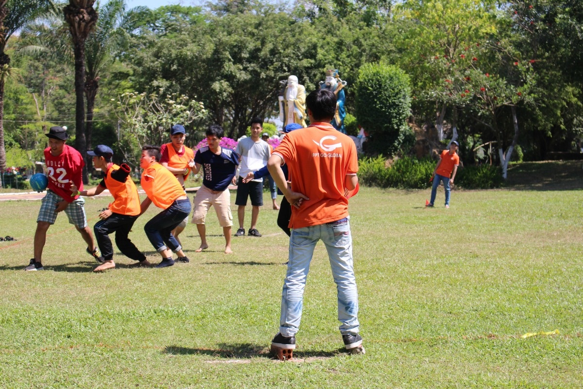 <p> Khoảnh khắc nón bỏng trong trận bóng "Para Games" lịch sử giữa Diều hâu và Cú vọ</p>