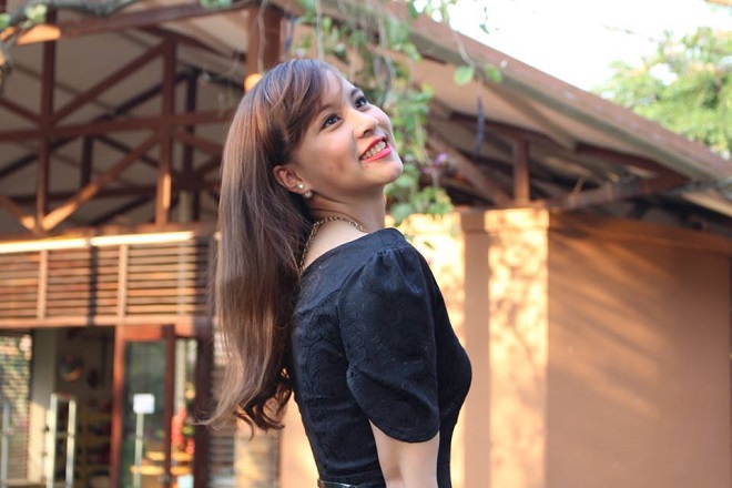 <div style="text-align:justify;"> Để tham gia dự án kinh doanh, nữ sinh đã trải qua vòng phỏng vấn khắt khe và chứng minh được sự thông minh cùng những ý tưởng dài hạn cho công ty. "Được tham gia và vượt qua vòng phỏng vấn là một vinh dự lớn đối với một sinh viên. Dù bị hạn chế về kinh nghiệm và thời gian nhưng em vẫn cố gắng để hoàn thành công việc", cô chia sẻ.</div>