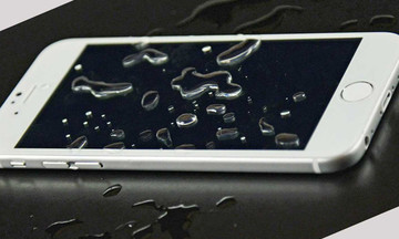 FBI làm đổ nước lên chiếc iPhone vừa hack
