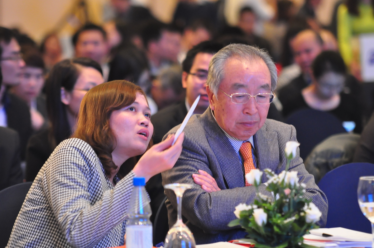 <p> Thành viên HĐQT FPT, ông Tomokazu Hamaguchi (Nhật Bản), cũng đến dự ĐHĐCĐ. Đây là năm thứ hai ông tham gia ĐHCĐ của tập đoàn.</p>