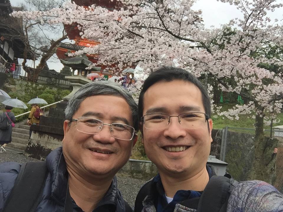 <p class="Normal"> TGĐ FPT Bùi Quang Ngọc nhân chuyến công tác cũng ghi lại khoảnh khắc hoa nở tại Osaka.</p>