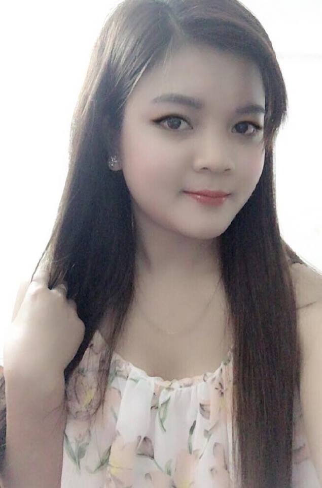 <p> Chia sẻ về tình yêu, người đẹp bày tỏ: "Quan điểm về tình yêu của tôi khá đơn giản. Tôi không đi tìm cho mình một người đàn ông hoàn hảo nhất, mà tìm cho mình một người phù hợp nhất. Vì tôi biết rằng, một chiếc váy đắt tiền có thể làm tôi sang chảnh hơn, lộng lẫy hơn. Nhưng nếu nó không phù hợp với hoàn cảnh, môi trường và tính cách của tôi thì tôi cũng không muốn giữ nó lại bên mình... Tình yêu cũng vậy".</p>