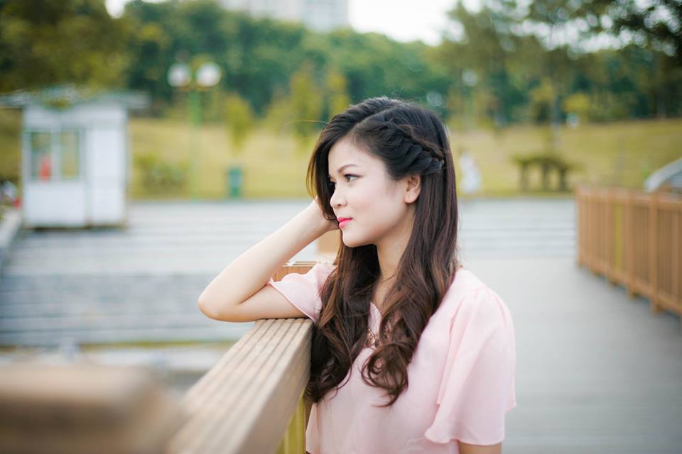 <p> "Tôi học được cách lắng nghe, cách kiềm chế, nhẫn nhịn và tạo cho mình thói quen luôn luôn vui vẻ, tươi cười với những người xung quanh", cô tâm sự.</p>