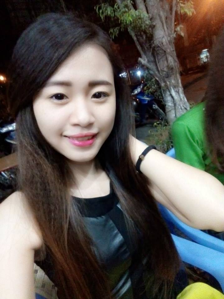 <p class="Normal"> <span>Người đẹp tâm niệm: "Hãy để tôi cười nhiều hơn mỗi ngày, cuộc sống luôn là những niềm vui và may mắn".</span></p> <p class="Normal">  </p>