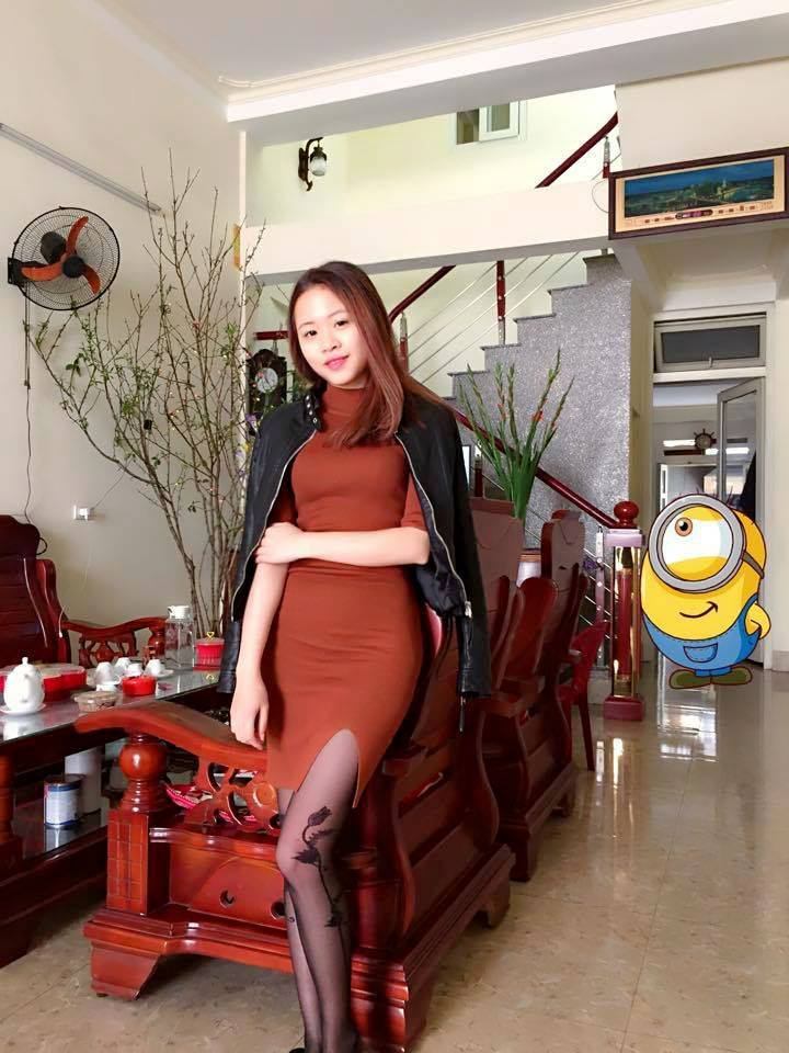 <p> <span style="color:rgb(0,0,0);">Thời gian tới, Hằng sẽ cố gắng phấn đấu bán hàng thật tốt để có thể gia nhập lớp đào tạo quản lý hạt giống, sau đó hướng tới những mục tiêu cao hơn nữa. "Về tình yêu, tôi thích một c</span><span style="color:rgb(0,0,0);">hàng trai hay cười, vui tính, tình cảm nhưng tô</span><span style="color:rgb(0,0,0);">i chưa có ý định lập gia đình mà tập trung vào công việc đã", cô bật mí.</span></p>