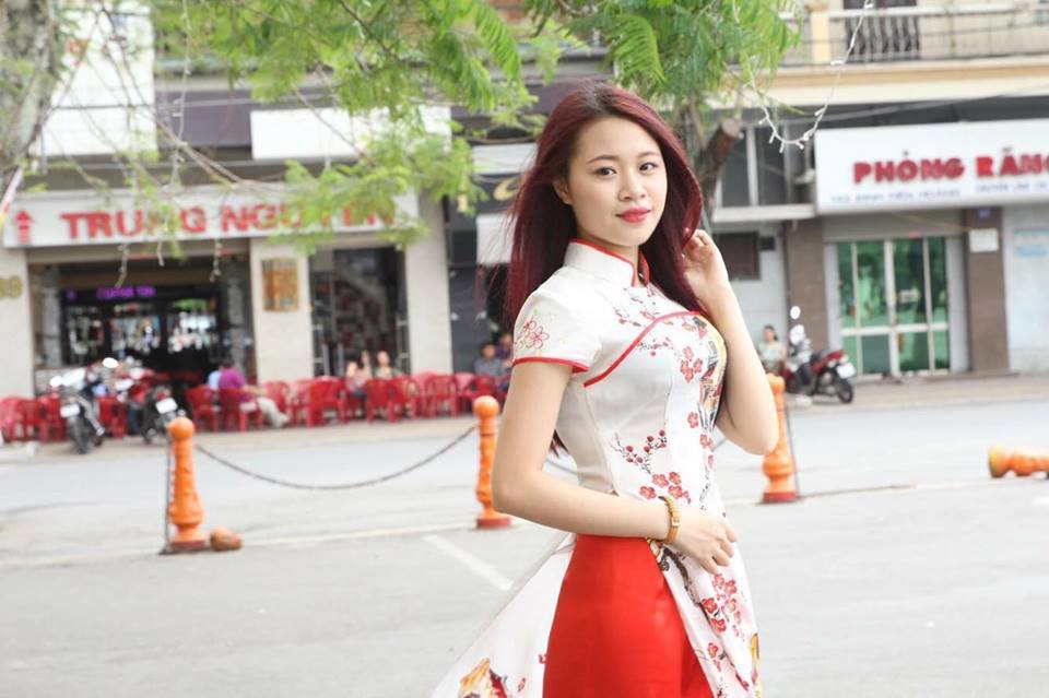 <p> Trần Thị Hằng, sinh năm 1994, gia nhập FPT từ 8/9/2015. Hiện cô là nhân viên tư vấn bán hàng ở FPT Shop 295 Trần Phú, Cẩm Phả, Quảng Ninh.</p>