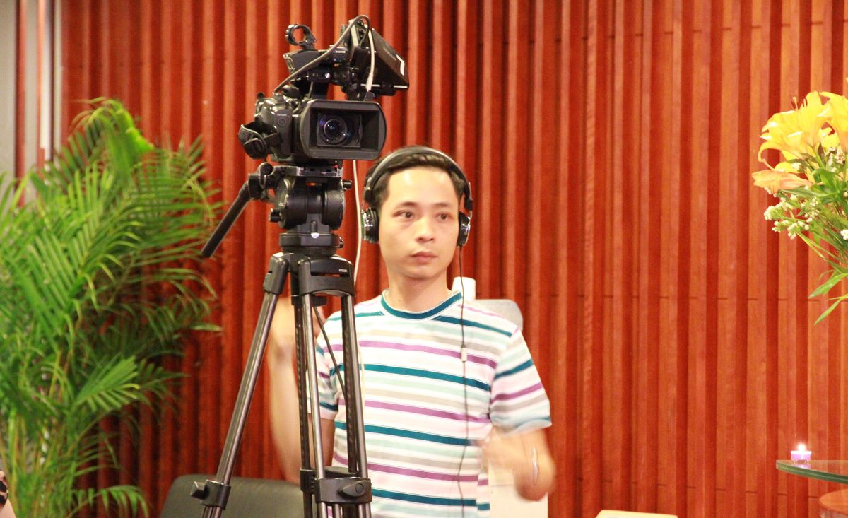 <p class="Normal"> Đêm nhạc “Trịnh ca” tổ chức tối nay (ngày 8/4) tại tầng 13 tòa nhà FPT Cầu Giấy, Hà Nội, lần đầu tiên được truyền hình trực tuyến.</p>
