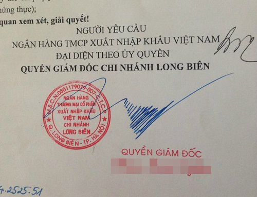 <p> <span style="color:rgb(51,51,51);background-color:rgb(245,245,245);">Chữ ký kiểu lốc xoáy.</span></p>