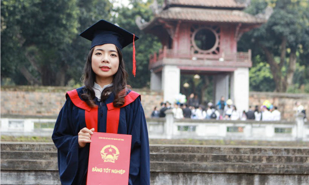 Nguyễn Ngọc Thủy, Học viện Công nghệ Bưu chính viễn thông, là người có nhiều thành tích trong công tác nghiên cứu khoa học. Cô sinh viên nhận 6 kỳ học bổng liên tiếp này cũng là tác giả bài báo công nghệ: