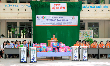 Người FPT đến với học trò nghèo vùng hạn Bình Thuận