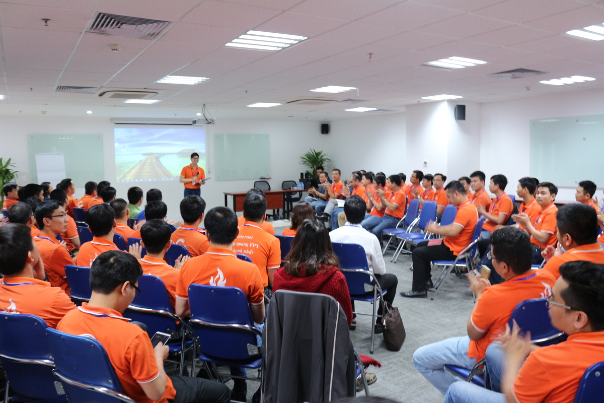<p> Ngày Công nghệ FPT Telecom vừa diễn ra từ 19-20/4 tại tầng 5, tòa nhà PVI, Hà Nội, đã cung cấp những kiến thức hữu ích cho hơn 100 cán bộ kỹ thuật tham gia.</p>