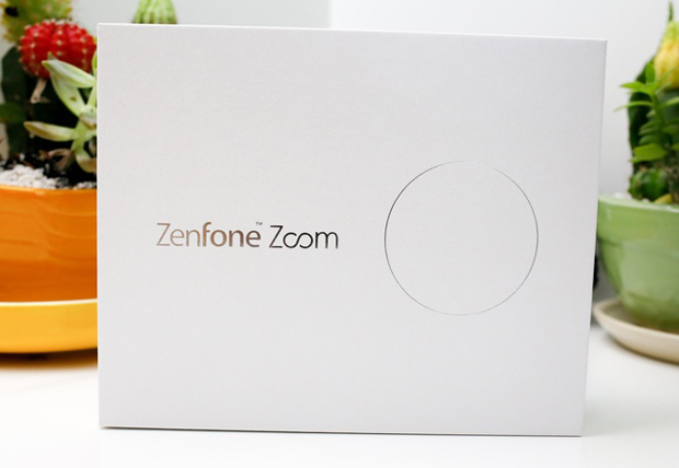 ZenFone Zoom từ năm ngoái, sản phẩm cũng từng được giới thiệu tại Việt Nam trong triển lãm Asus Expo 2015. Nhưng phải tới tận hôm nay thì sản phẩm mới chính thức lên kệ tại thị trường Việt Nam.