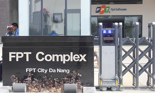 <p class="Normal" style="text-align:justify;"> FPT Complex tọa lạc tại phường Hòa Hải, quận Ngũ Hành Sơn, TP Đà Nẵng. Khi hoàn thiện, công trình này có sức chứa 10.000 người.</p>