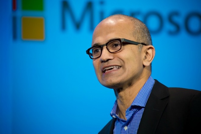 <p class="Normal"> <strong>1. Satya Nadella, CEO Microsoft</strong></p> <p class="Normal" style="text-align:justify;"> <span>CEO đầu tiên trong danh sách này là Satya Nadella. Nhà điều hành sinh ra ở Ấn Độ xếp thứ 4 trong toàn danh sách với số tiền là 84.308.755 USD. Lương của ông bao gồm lương căn bản 918.917 USD, 3,6 triệu USD tiền thưởng và phụ cấp 12.729 USD.</span></p>