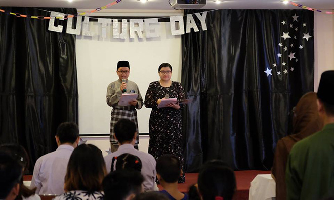 <p class="Normal" style="text-align:justify;"> 15 sinh viên thuộc trường Đại học Quốc gia Brunei bắt đầu nhập học ngày 15/1 tại ĐH FPT cơ sở Đà Nẵng. Đây là khóa sinh viên quốc tế đầu tiên theo học trong năm 2016. Thời gian qua, nhóm đã được trải nghiệm, khám phá các địa danh lịch sử, hoạt động thiện nguyện và tham gia dạy tiếng Anh cho học sinh trên địa bàn TP Đà Nẵng.</p>