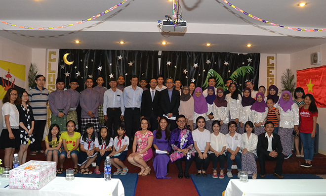 <p class="Normal" style="text-align:justify;"> Đến nay đã có gần 150 sinh viên ĐH Quốc gia Brunei sang Việt Nam và tham gia các chương trình ngắn hạn do ĐH FPT tổ chức. Riêng Đà Nẵng, từ năm 2015, nhà trường đã tiếp nhận hơn 50 sinh viên quốc tế đến từ Philippines, Thái Lan, Nhật Bản và Brunei. </p>
