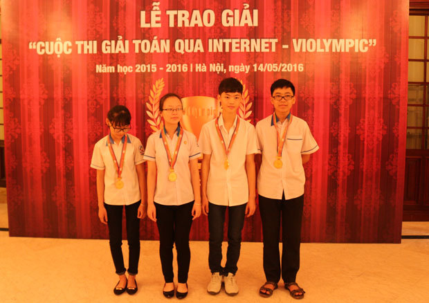 <p> ViOlympic là cuộc thi cấp quốc gia về Toán học trên Internet (giải Toán bằng tiếng Việt và tiếng Anh) do Bộ Giáo dục và Đào tạo chỉ đạo, Tập đoàn FPT và ĐH FPT là đơn vị tổ chức từ năm 2008. Để vinh danh những học sinh đạt thành tích xuất sắc trong năm học vừa qua, Bộ Giáo dục và Đào tạo phối hợp cùng FPT tổ chức Lễ trao giải cuộc thi giải Toán trên Internet năm học 2015 - 2016 dành cho học sinh của các sở Giáo dục khu vực phía Bắc.</p>