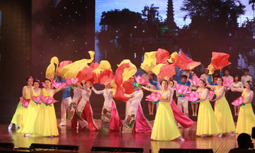 Bữa tiệc âm nhạc màu sắc tại Hội diễn Sao Chổi Hà Nội