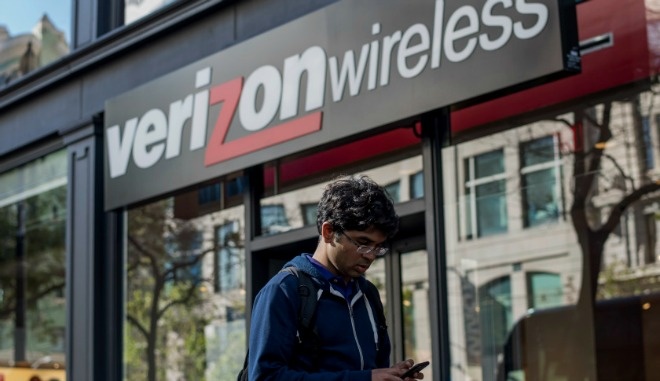 <p class="Normal"> <strong>3. Verizon Communications</strong></p> <p class="Normal"> <span>Khi Verizon đầu tư về mặt nội dung bên cạnh viễn thông, họ đã nhảy hai bậc trên bảng xếp hạng chung và giành vị trí 13 trong năm nay.</span></p>