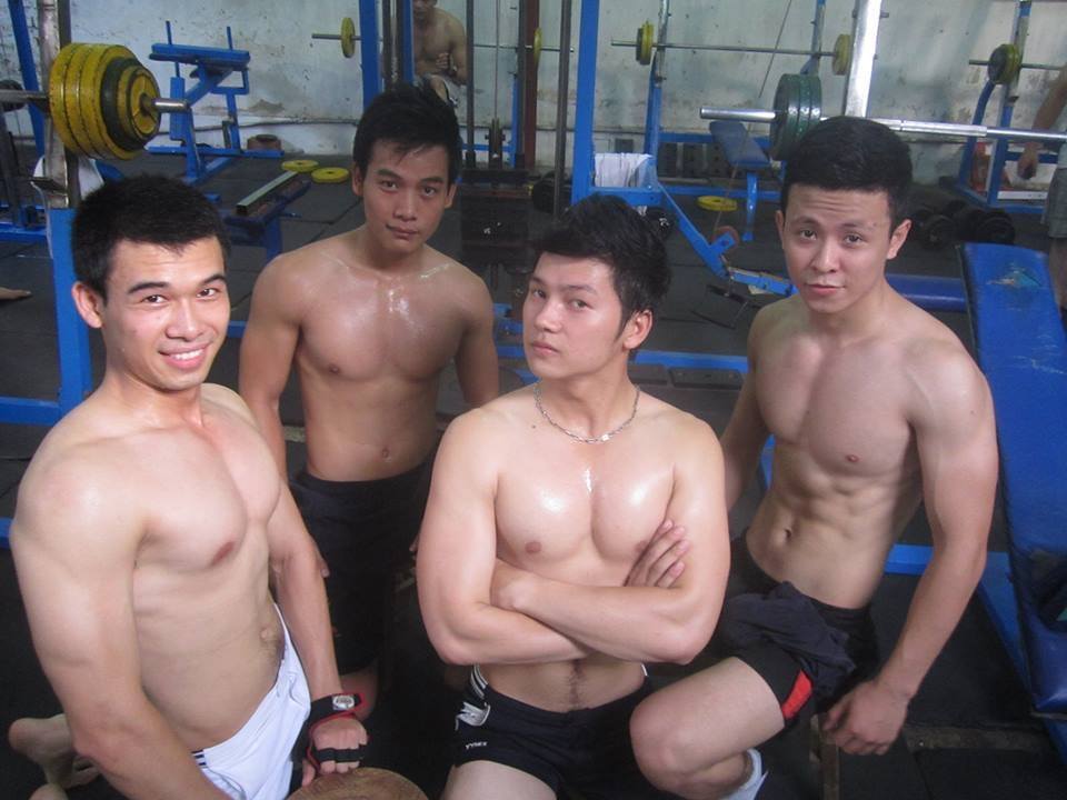 <p> Từ thân hình gầy nhom, Trung đã sở hữu thân hình lý tưởng với 8 năm liên tiếp gắn bó với gym.</p>